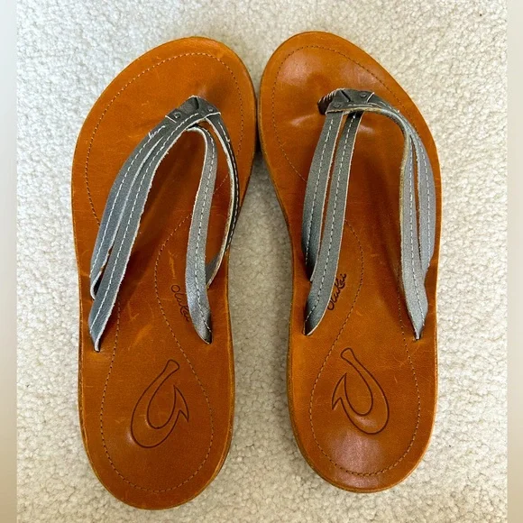 OluKai U'l Leather Thong Sandal with Metallic Double Straps - Picture 4 of 10